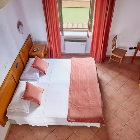 ホテル Fattoria Belvedere 4*