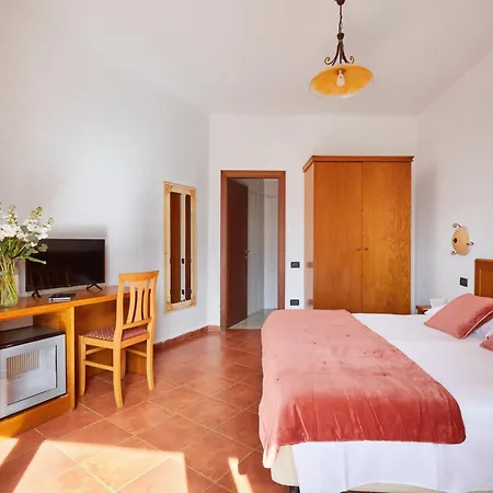 ホテル Fattoria Belvedere 4*